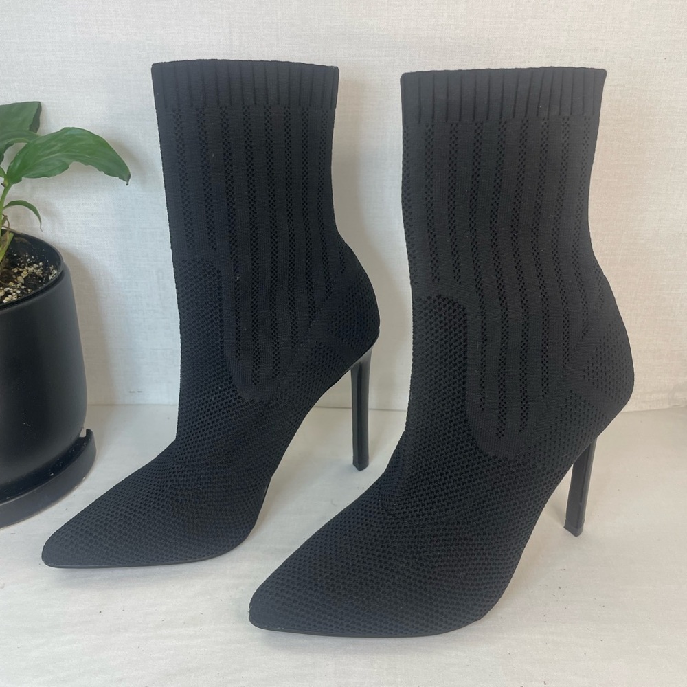 Steve Madden Discreet Boot in Black, Size 7M - Picture 14 of 14